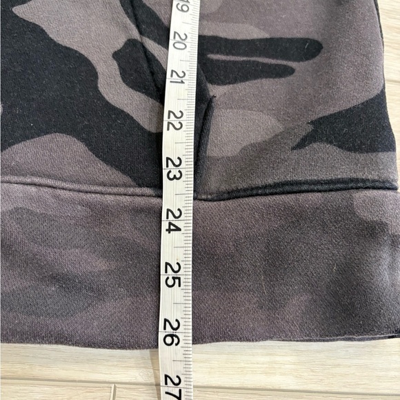 Hollister Bold Print Logo Graphic Hoodie Sweatshirt Black Camo Mens Size M - Picture 7 of 10